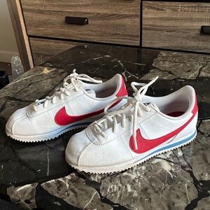 Nike EUC  Cortez Leather White, Red, Blue Sneakers 6Y Youth Big Kids